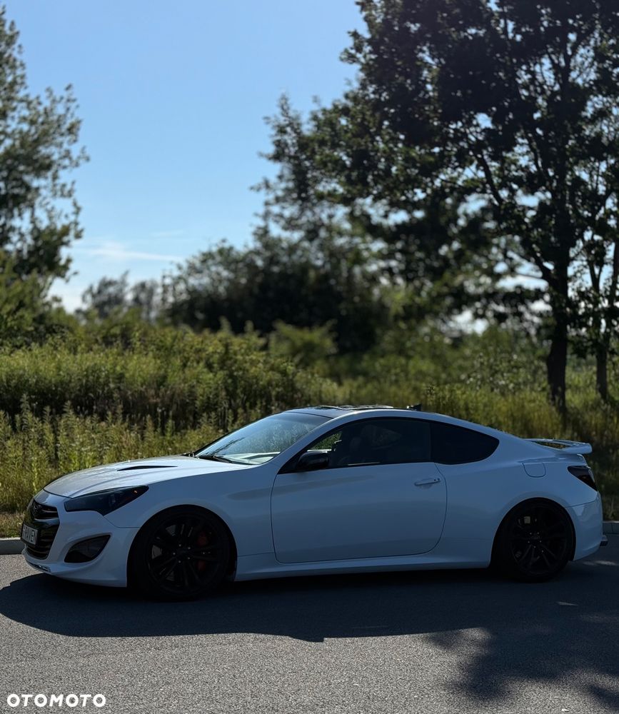 Hyundai Genesis Coupe 3.8 V6 Executive - 4