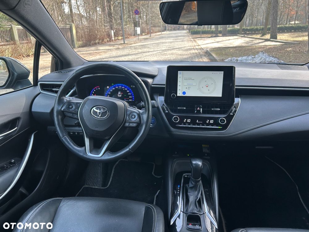 Toyota Corolla 2.0 Hybrid Executive - 23