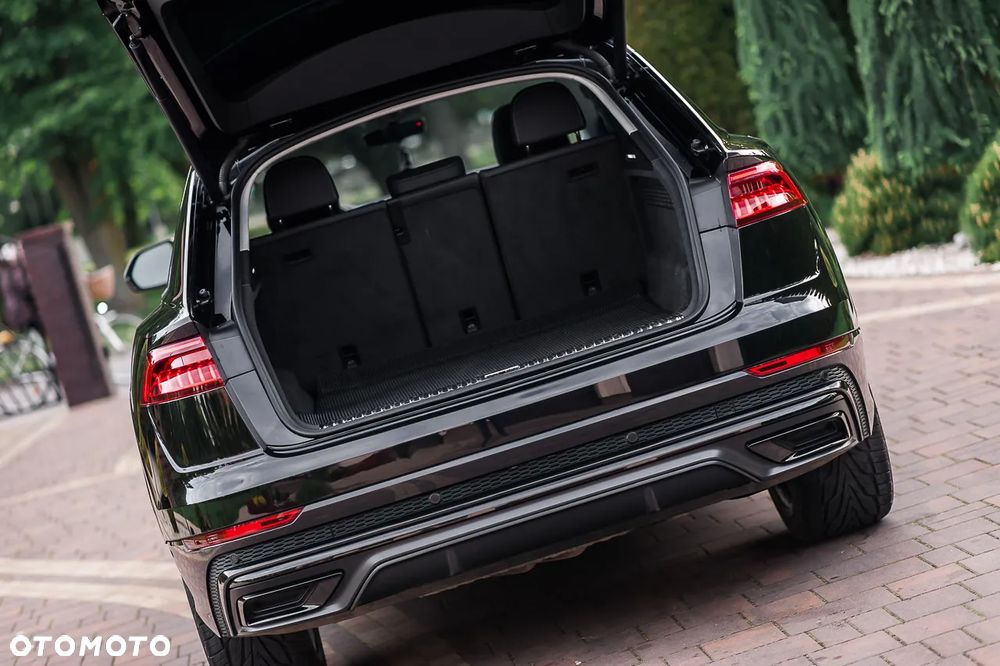 Audi Q8 55 TFSI quattro tiptronic - 11