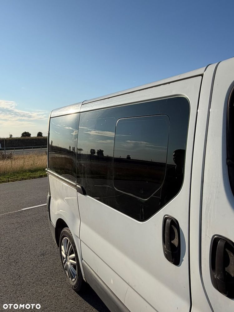 Renault Trafic Passenger - 9