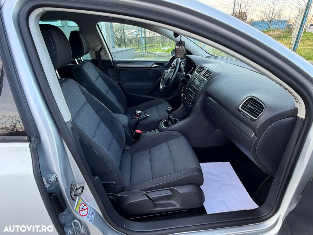 Volkswagen Golf - 37