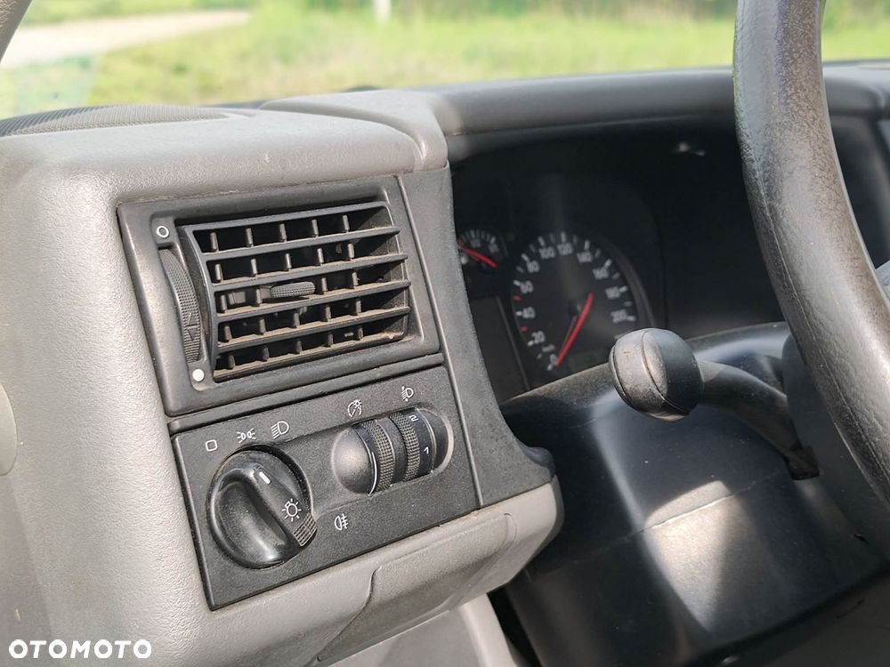 Volkswagen Transporter - 33