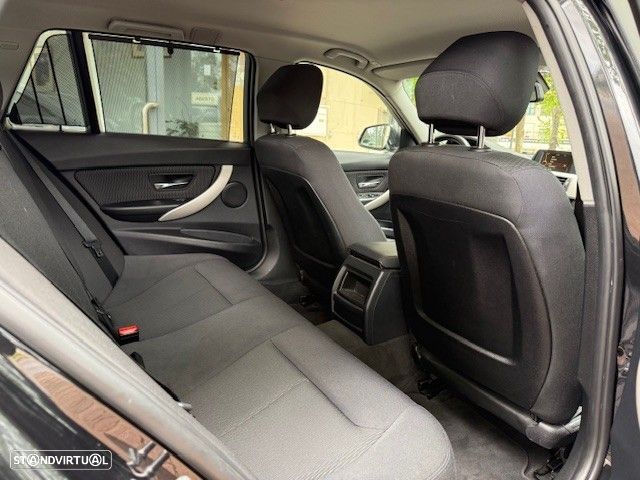 BMW 318 d Line Luxury — fotografia 9