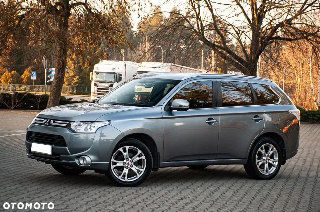Mitsubishi Outlander 2.0 2WD CVT Diamant Edition+ - 14
