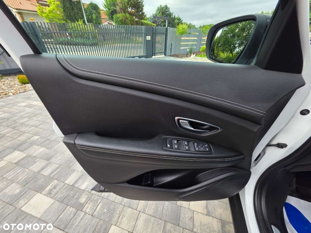 Renault Scenic - 11