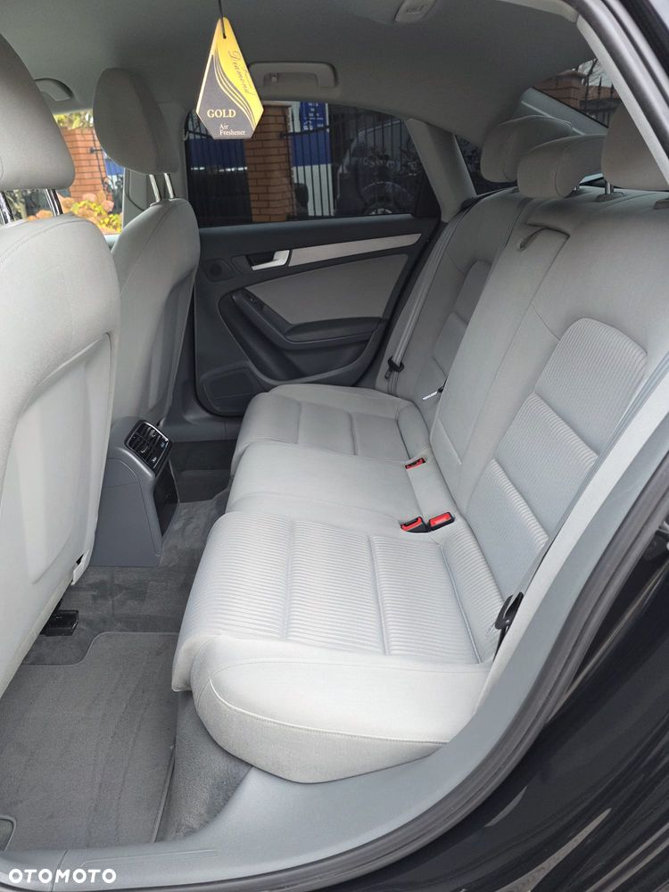 Audi A4 Limousine - 15