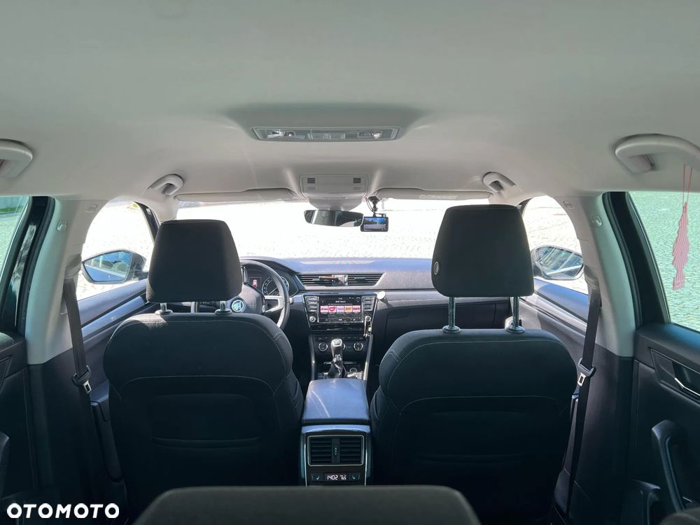 Skoda Superb 2.0 TDI Style - 9