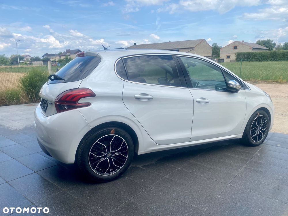 Peugeot 208 PureTech 110 Stop & Start EAT6 Allure - 11