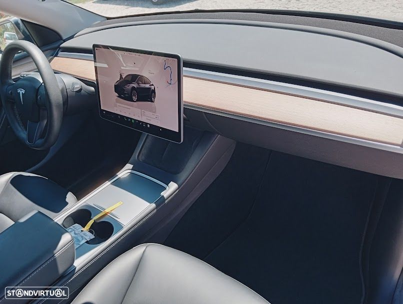 Tesla Model Y Long Range Dual Motor AWD - 3