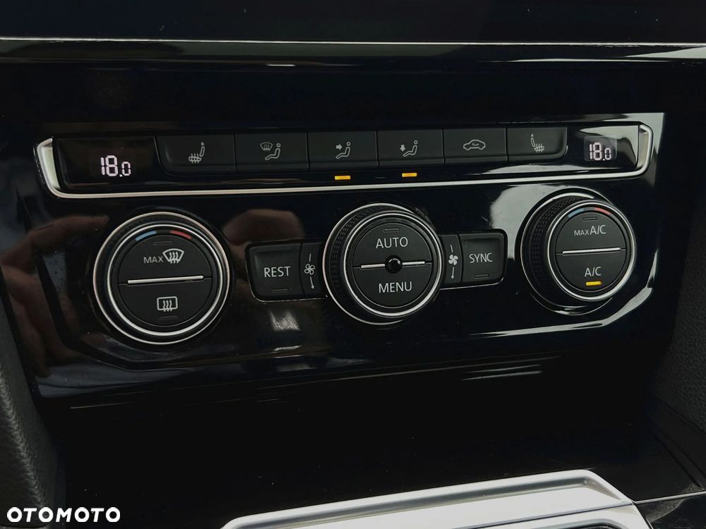 Volkswagen Arteon 2.0 TDI SCR DSG Elegance - 32