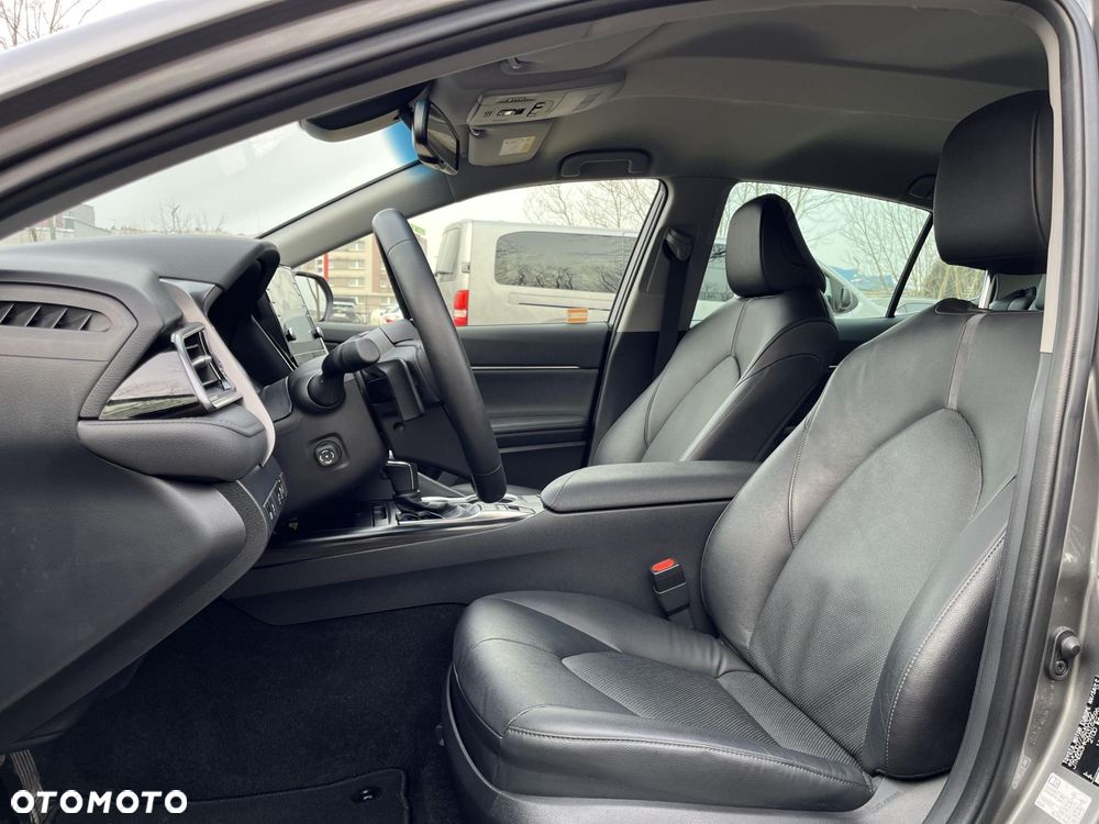 Toyota Camry 2.5 Hybrid Executive CVT - 7