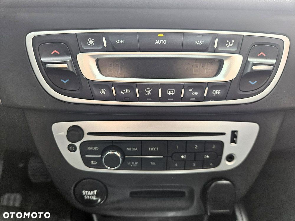 Renault Megane 1.6 16V 110 LIMITED - 28