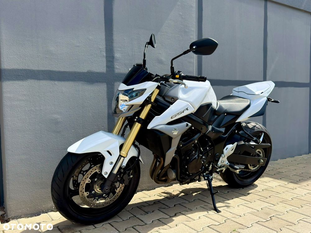 Suzuki GSR - 5
