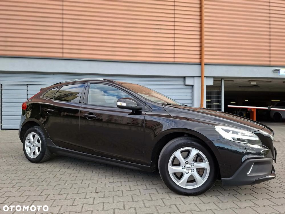 Volvo V40 Cross Country - 17