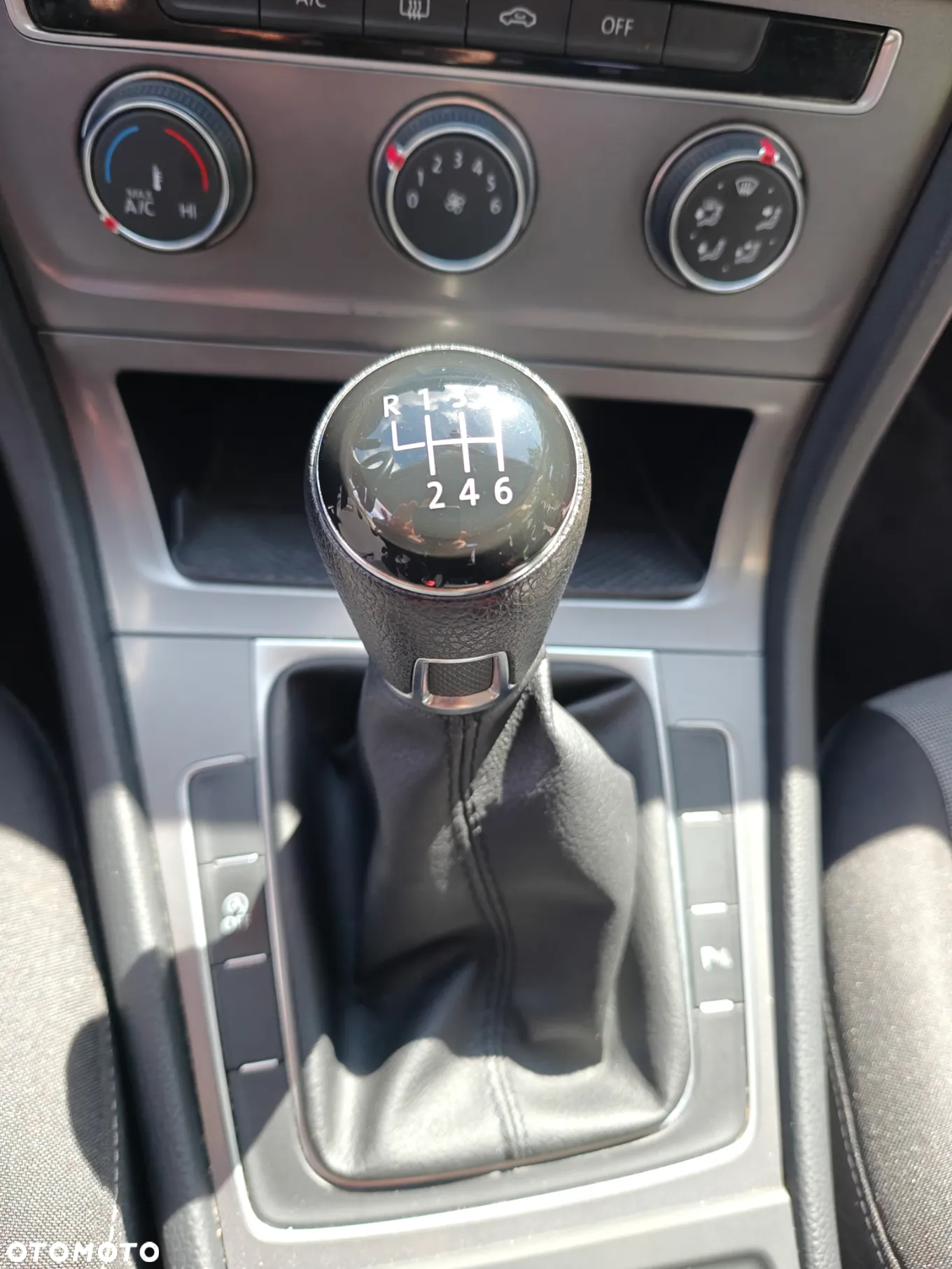 Volkswagen Golf - 31