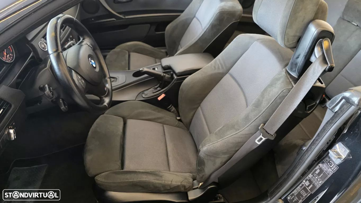 BMW 320 d Coupe Edição M Auto - 38