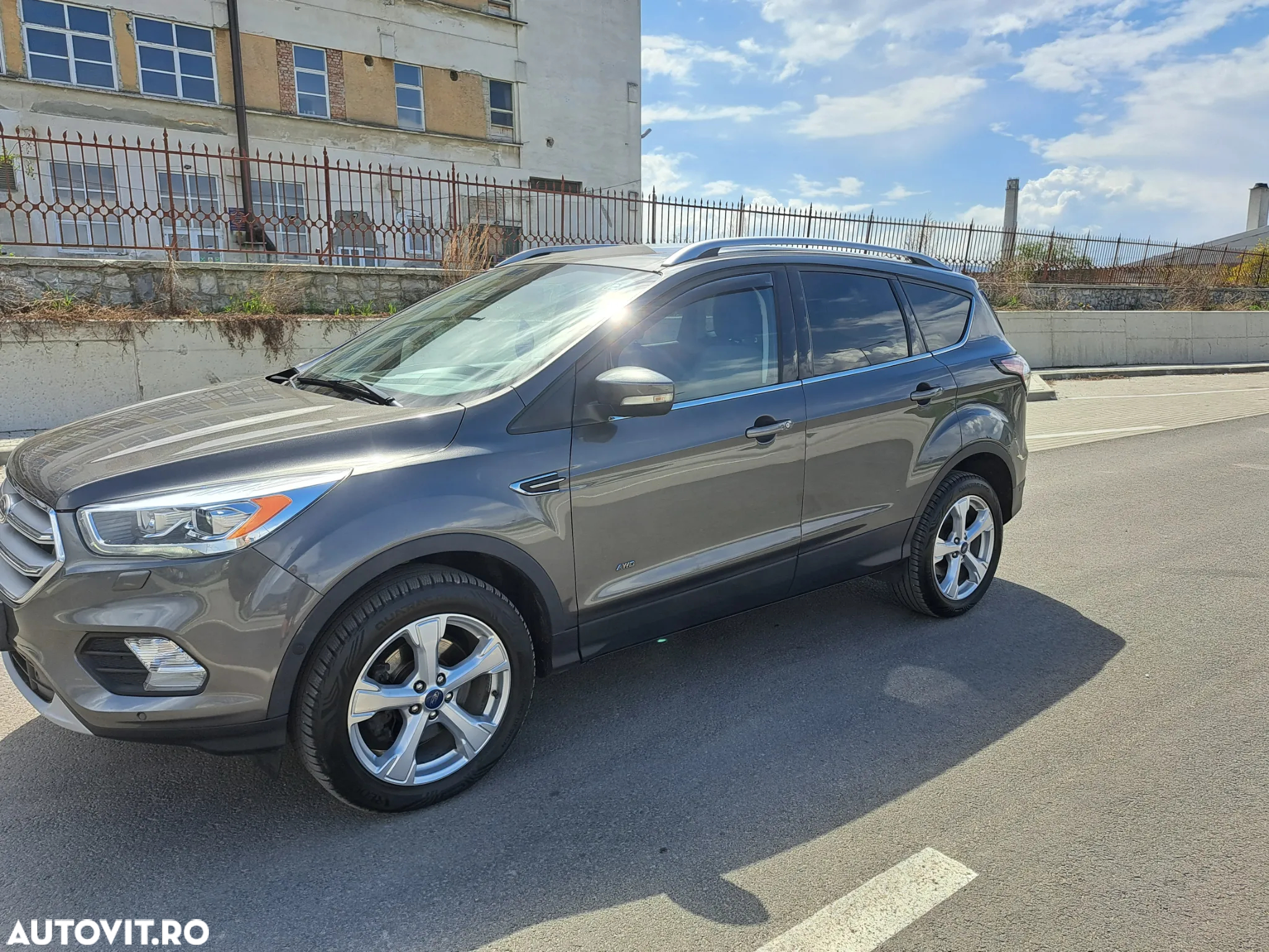 Ford Kuga 2.0 TDCi 4x4 Aut. Titanium - 3