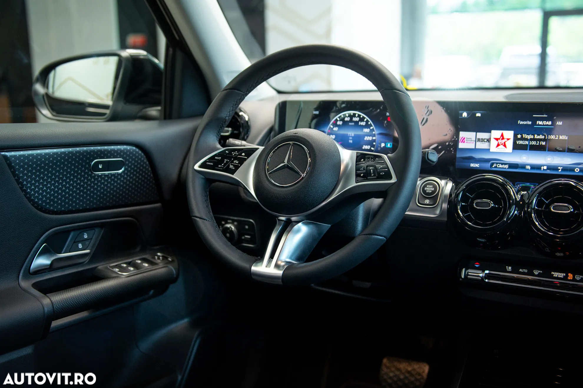 Mercedes-Benz GLB 200 7G-DCT - 25