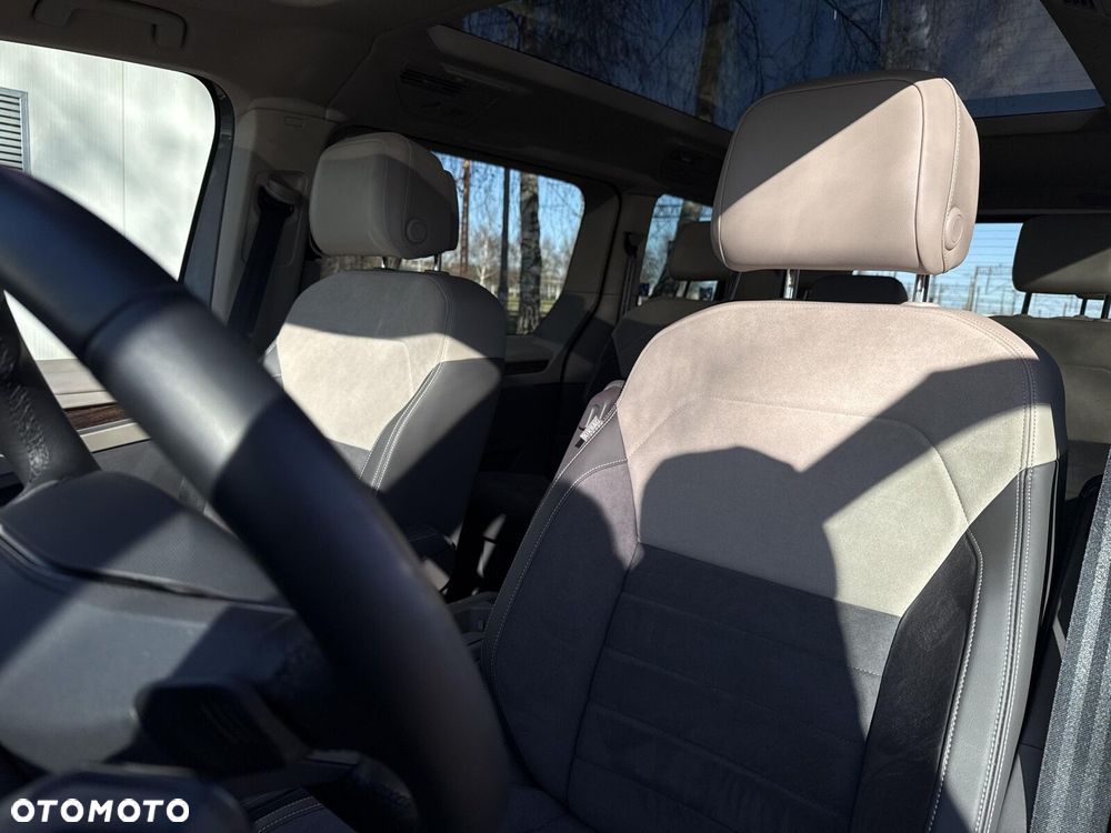 Volkswagen Multivan - 14