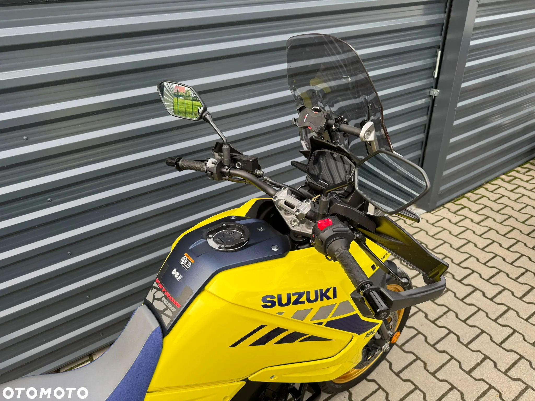 Suzuki DL - 8