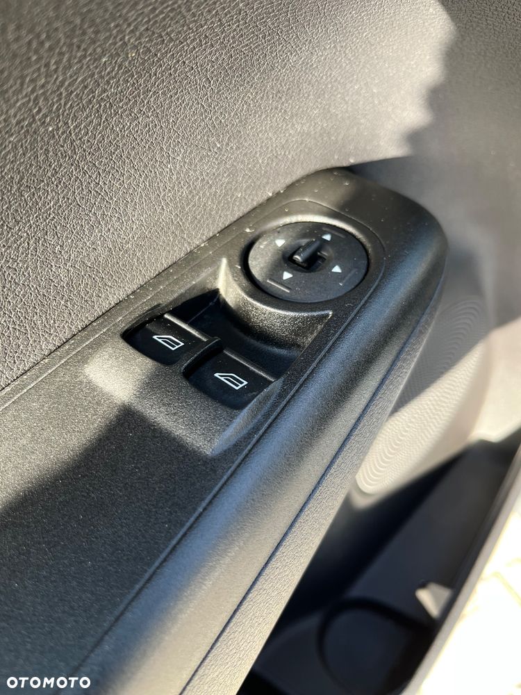 Ford Tourneo Courier 1.0 EcoBoost Titanium - 23