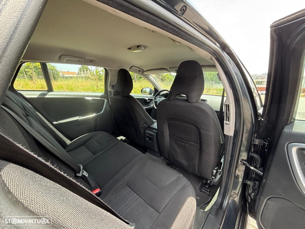Volvo V60 DRIVe - 14