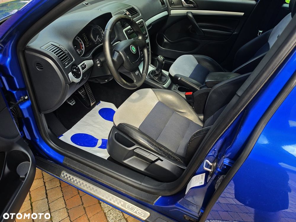 Skoda Octavia 2.0 TDI CR DPF RS - 8