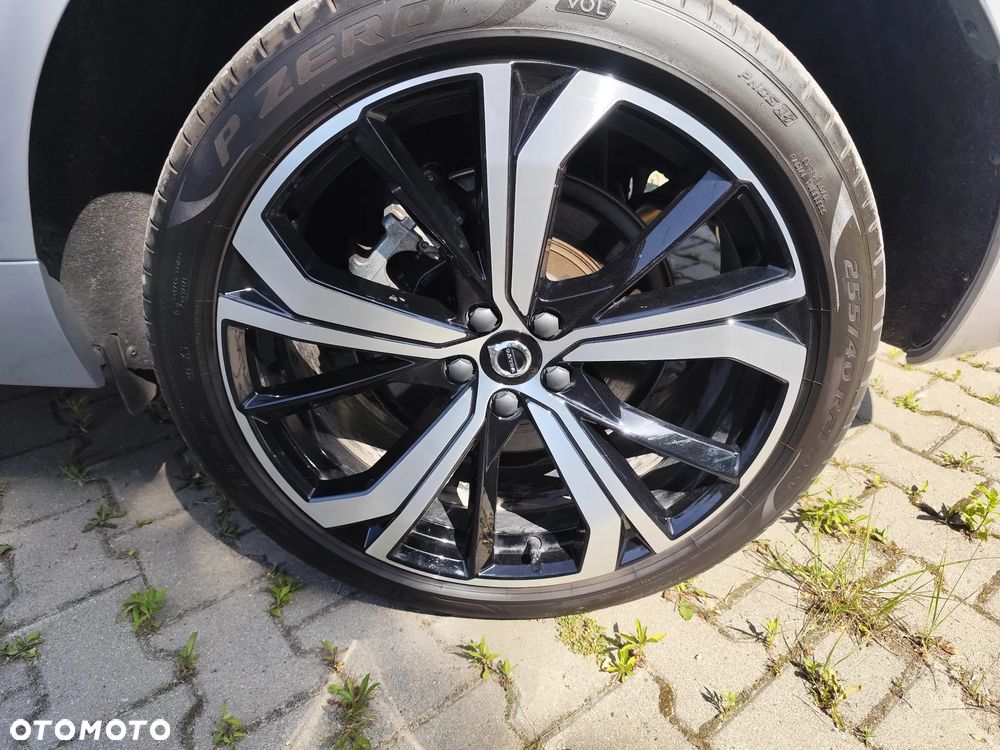 Volvo XC 60 T6 Plug-In Hybrid AWD Plus Black Edition - 20