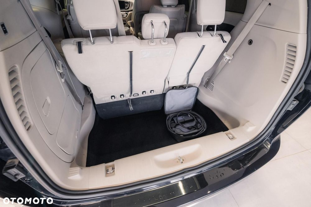 Chrysler Pacifica - 37