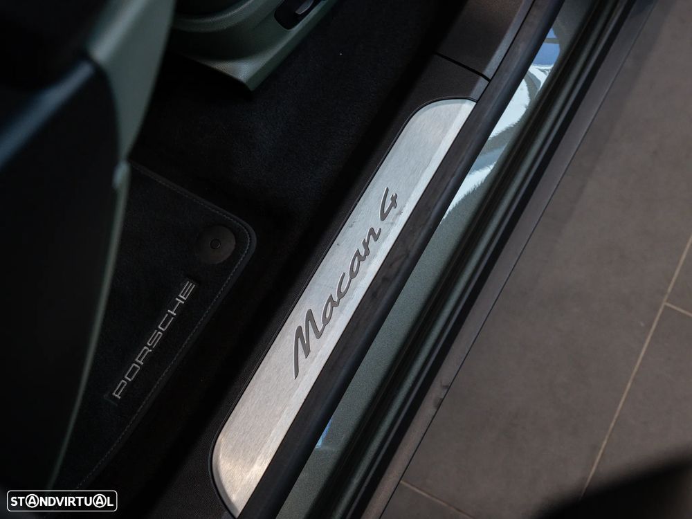 Porsche Macan Electric 4 - 23