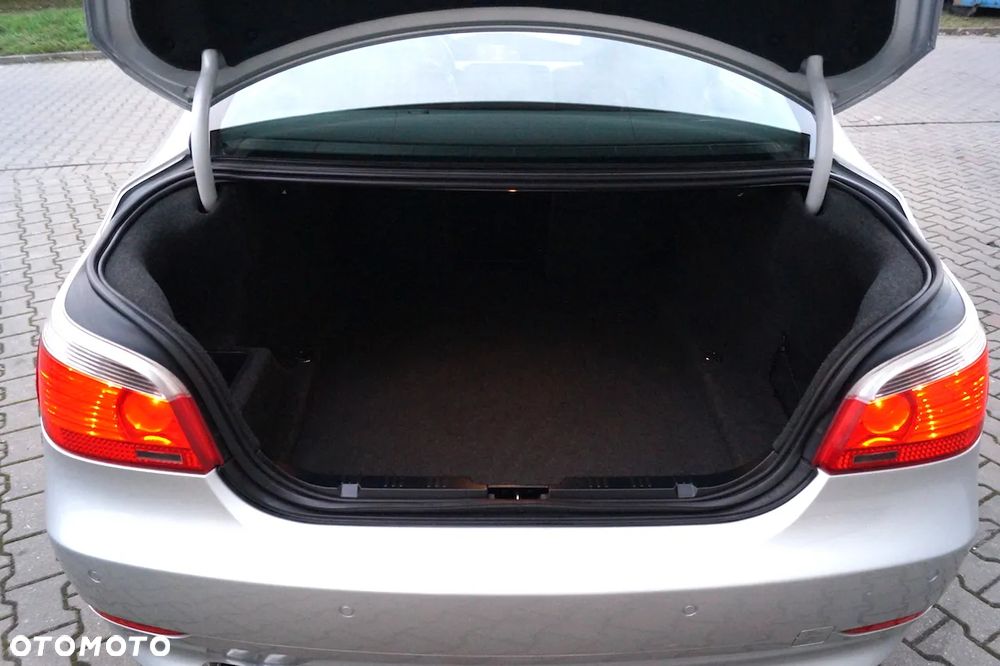 BMW Seria 5 525i - 29