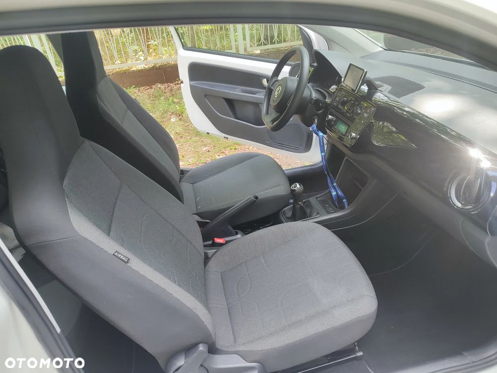 Volkswagen up! (BlueMotion Technology) sound - 17