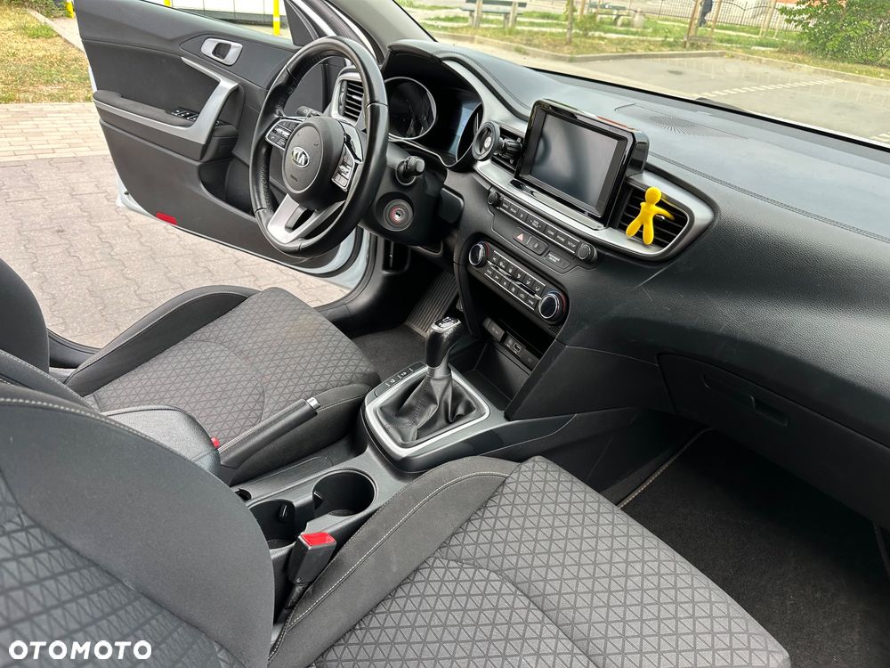 Kia Ceed 1.6 CRDi SCR M - 32
