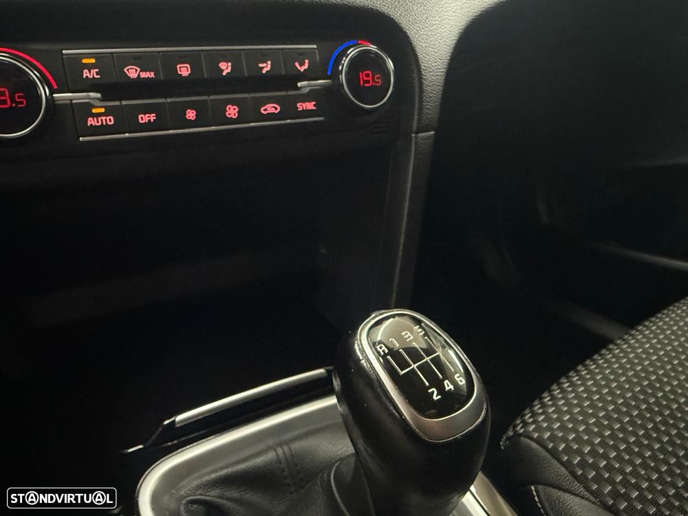 Kia Ceed SW 1.6 CRDi MHEV Drive - 27