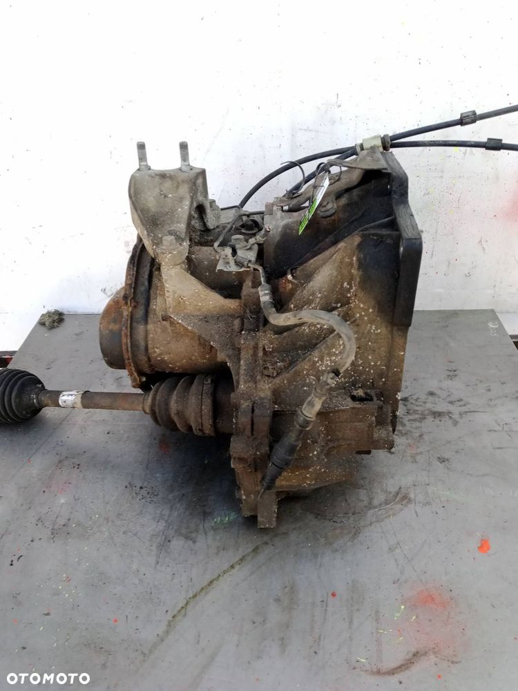 SKRZYNIA BIEGÓW AA6R-7002-BBD FORD FIESTA MK6 - 3