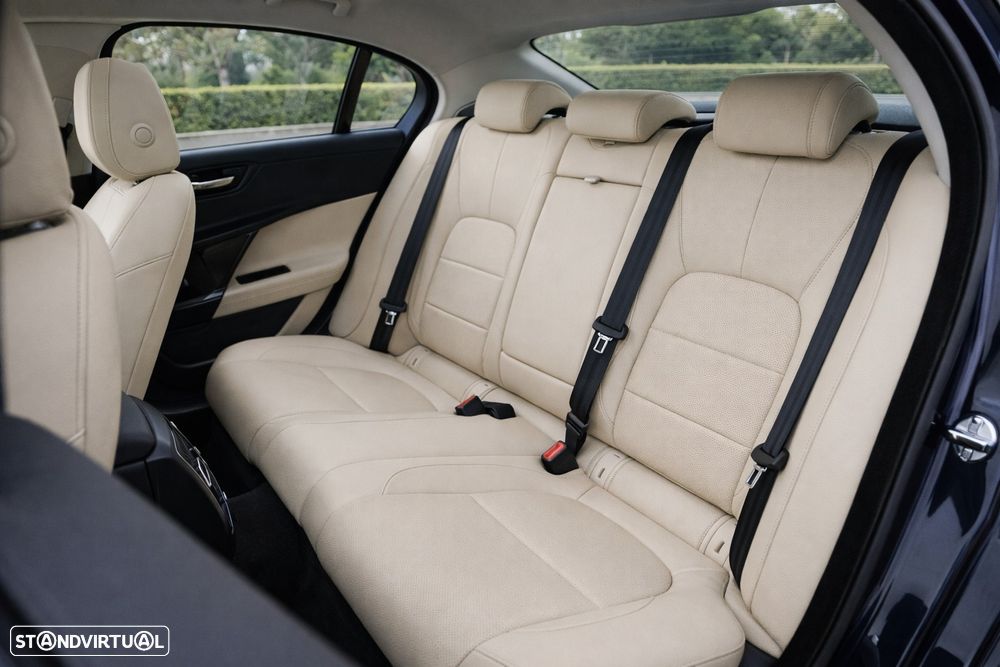 Jaguar XE 20d Aut. Prestige - 16