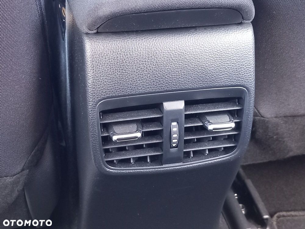 Toyota Corolla 1.5 Comfort - 28