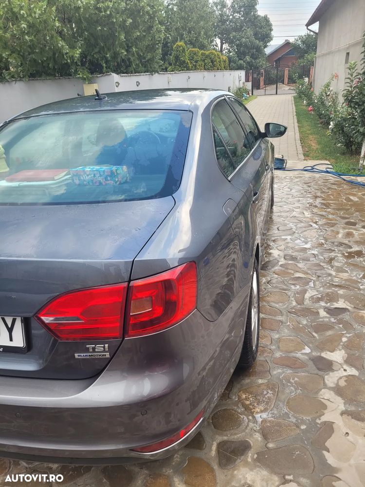 Volkswagen Jetta 1.2 TSI BlueMotion Technology - 11