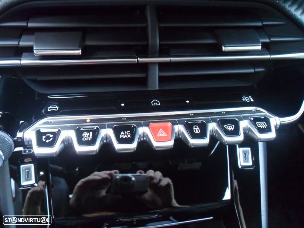 Peugeot 2008 1.2 Hybrid GT e-DCS6 - 15