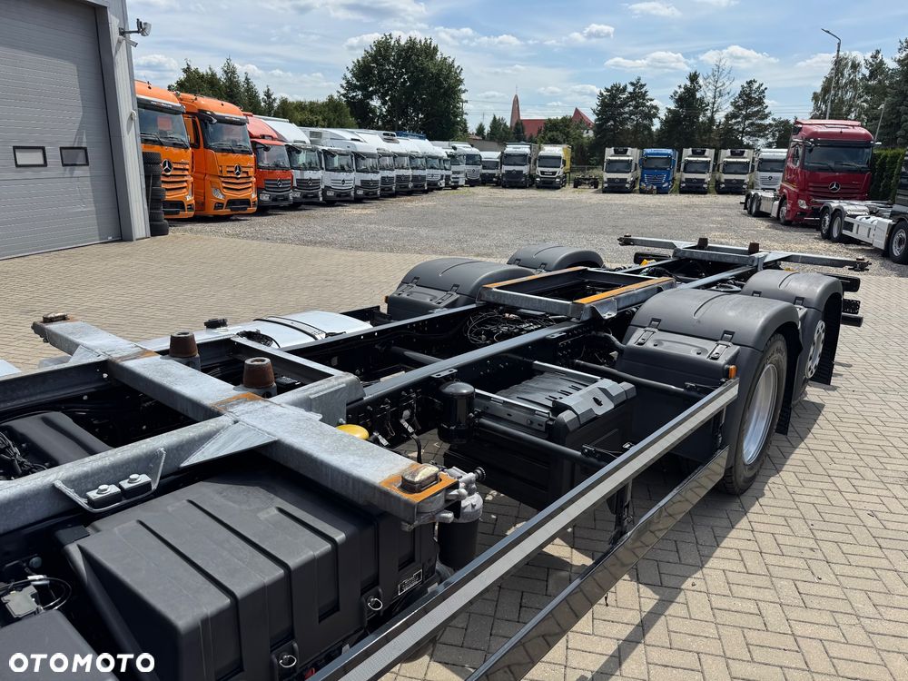 MAN TGX - 32