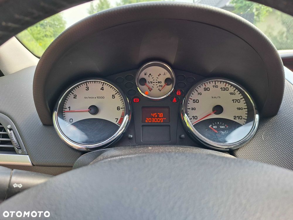 Peugeot 207 - 6