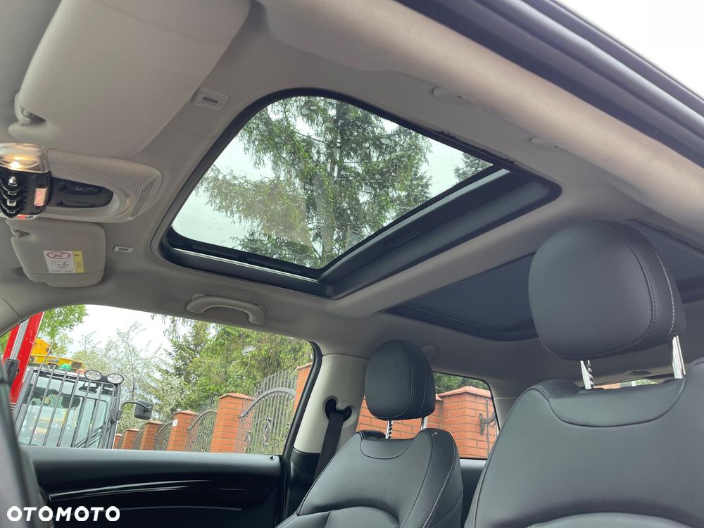 MINI Cooper SE Trim M - 22