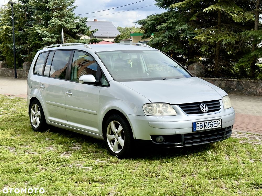 Volkswagen Touran - 1