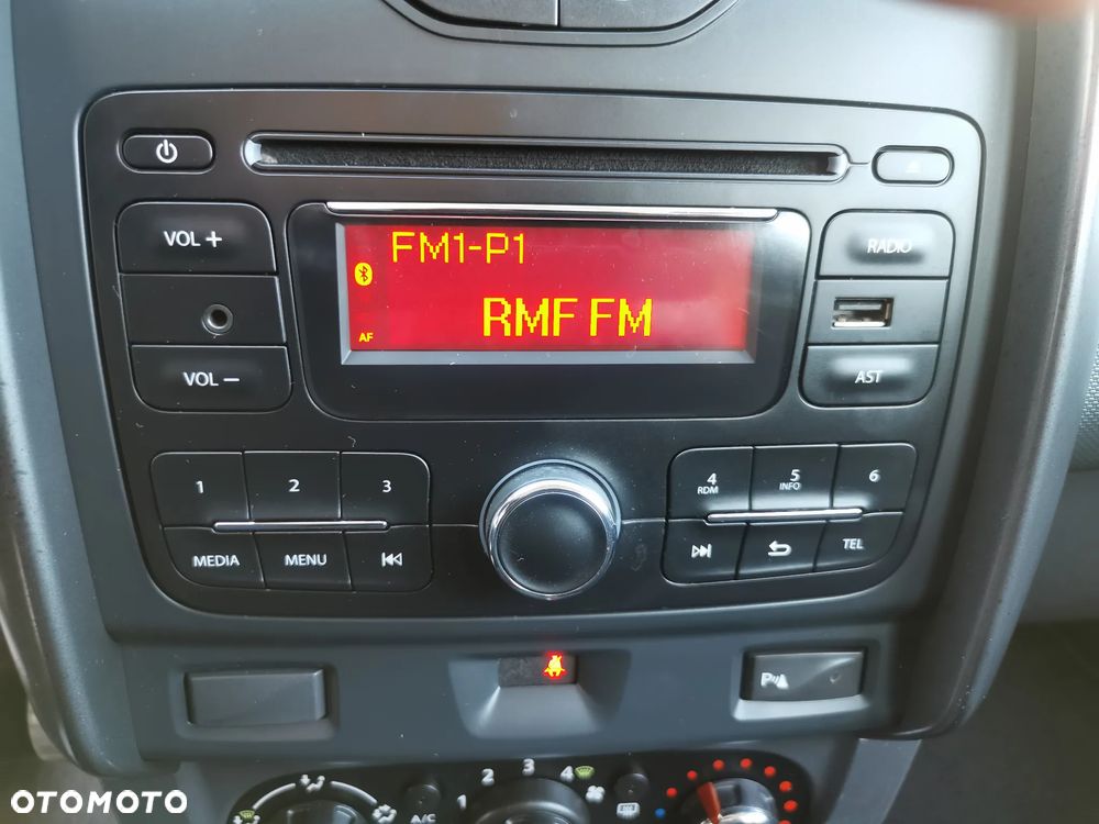 Dacia Duster 1.2 TCe Celebration S&S EU6 - 11