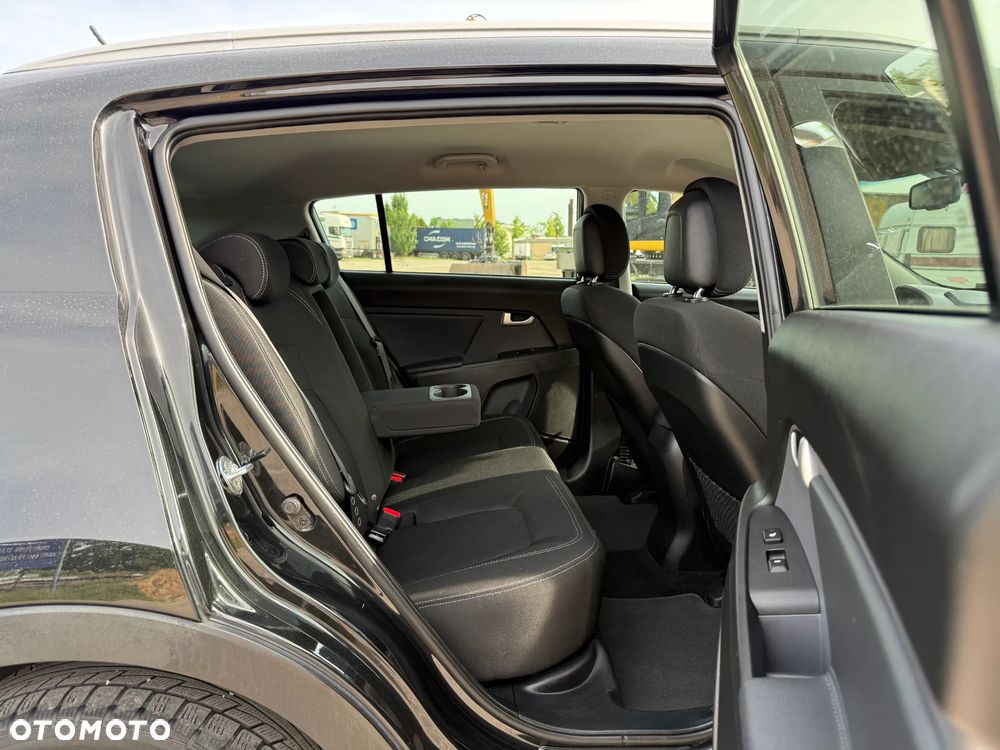 Kia Sportage 2.0 CRDI AWD Dream-Team Edition - 35