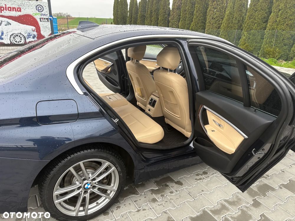 BMW Seria 3 330i - 18