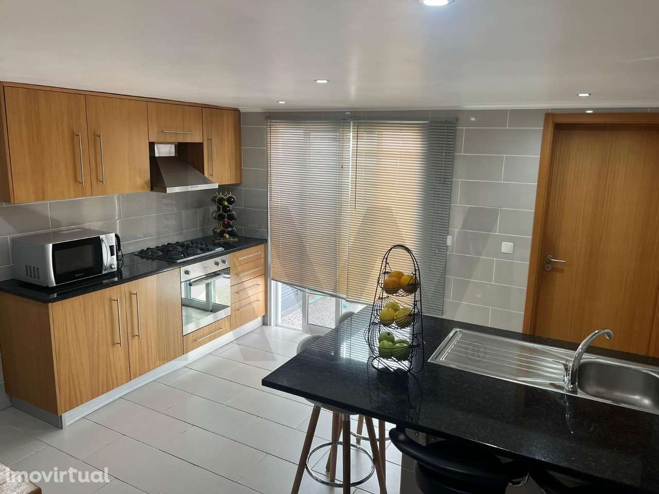 Moradia T2 nas Capelas, perto da zona balnear do poços e comercio. - Grande imagem: 3/12