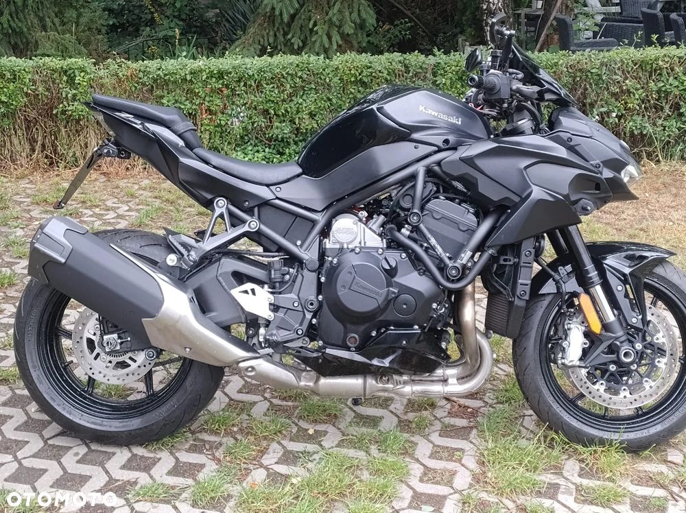 Kawasaki H2 - 4