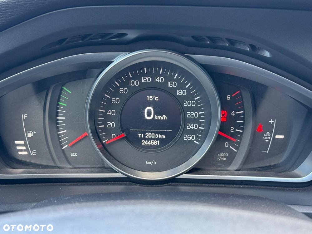 Volvo V40 D2 Momentum - 33