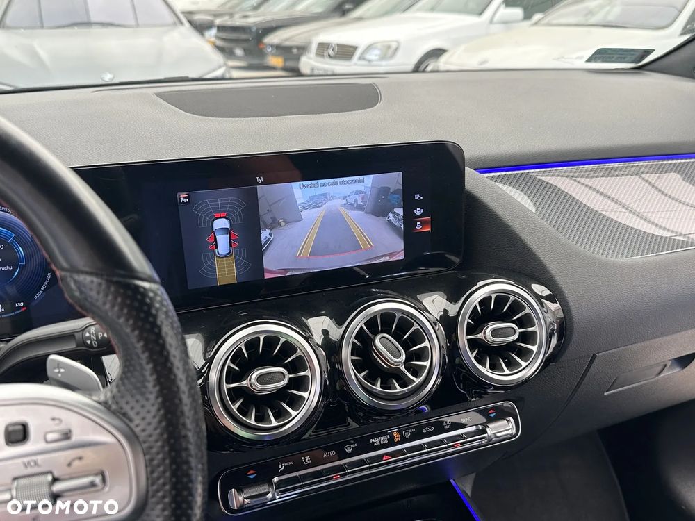 Mercedes-Benz GLA 200 d AMG Line - 9